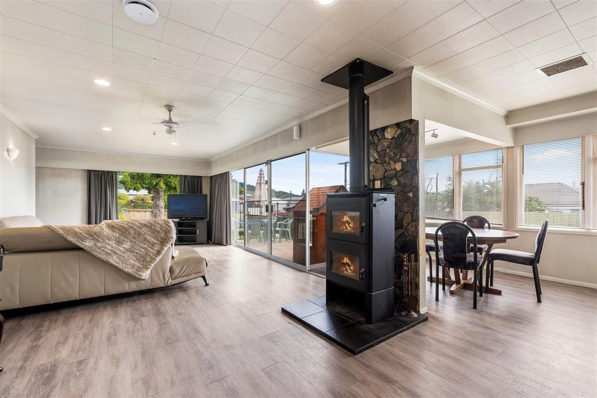 2 Island View Road, Western Heights, Rotorua - Carousel 1