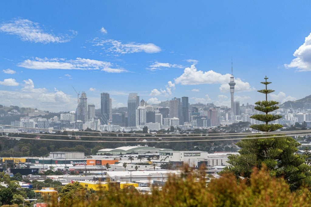 2A Sycamore Drive, Sunnynook, Auckland - Carousel 1