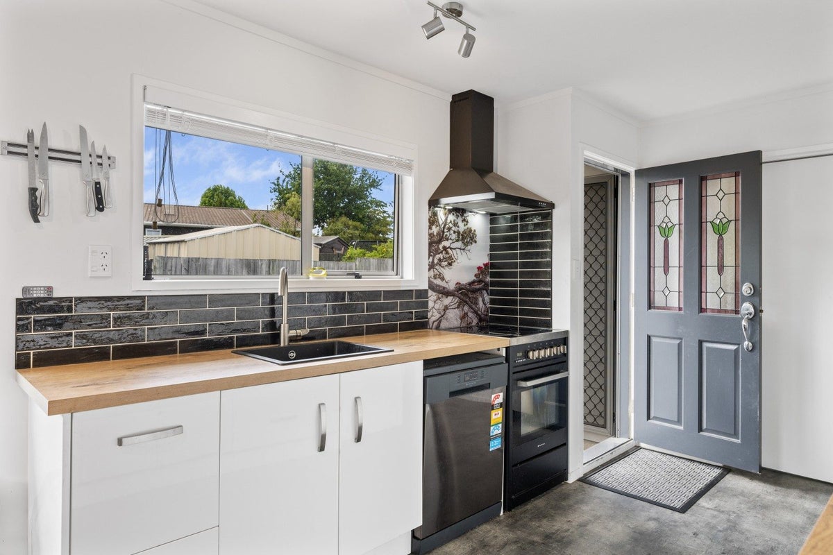 35 Otupai Street, Two Mile Bay, Taupo - Carousel 2