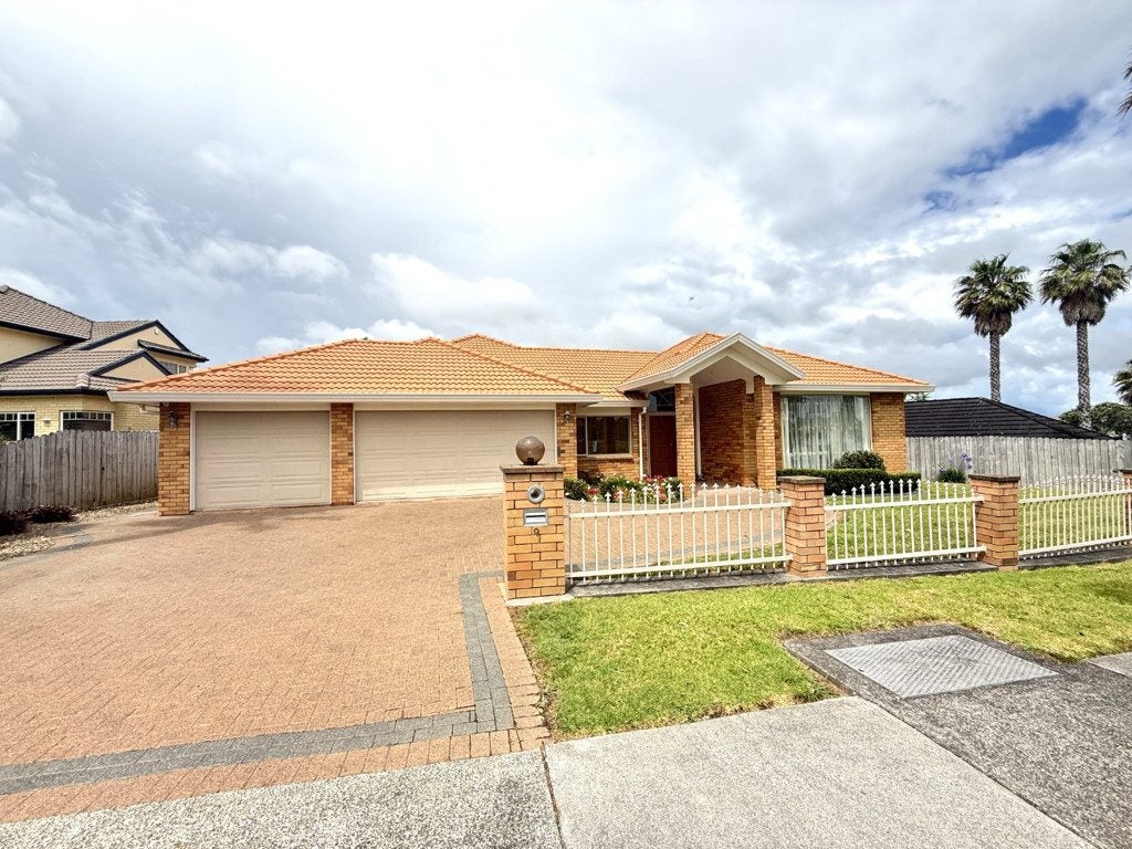 9 Westerham Drive, Dannemora, Auckland - Carousel 1