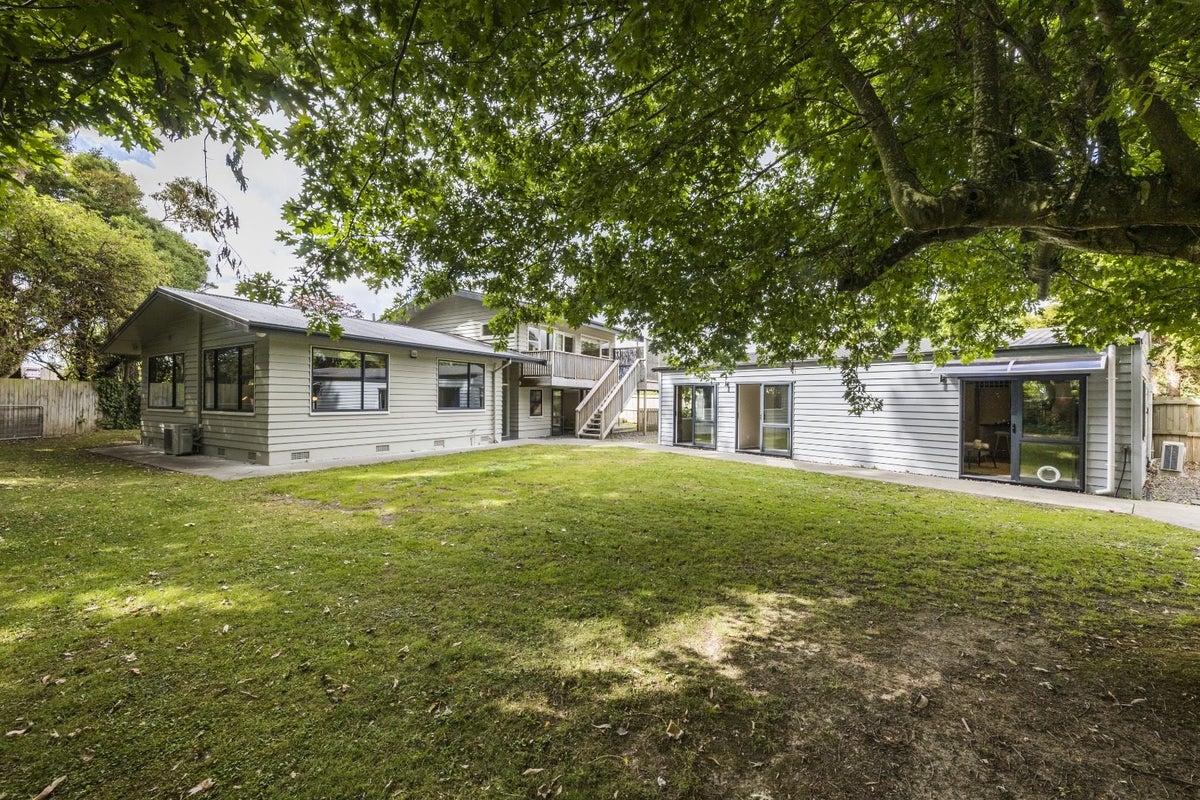 4 Waicola Drive, Fitzherbert, Palmerston North - Carousel 2