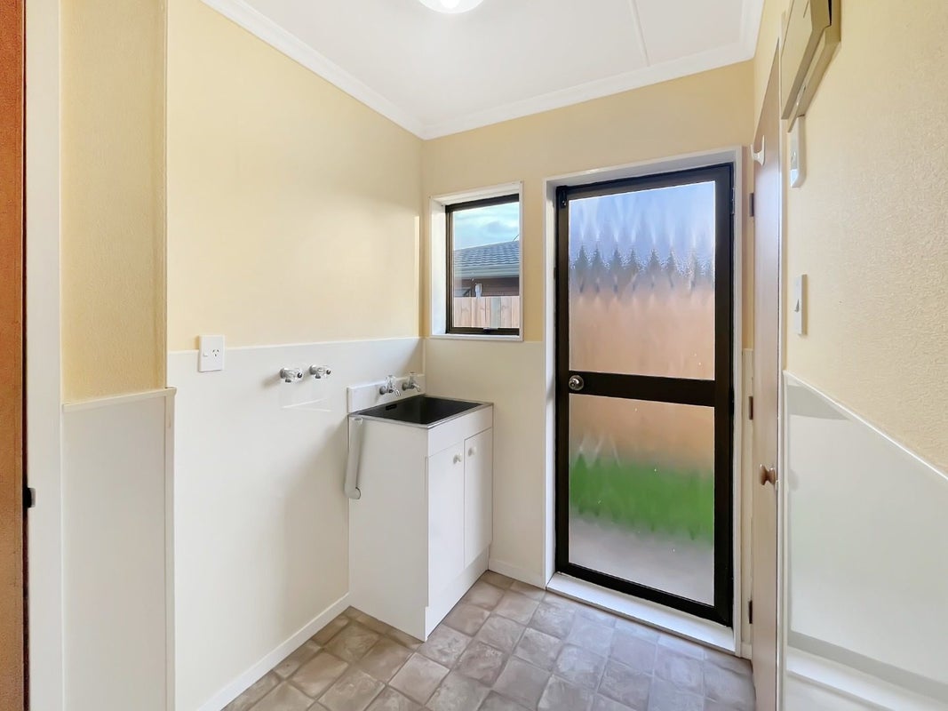 4 Edgecombe Court, Roslyn, Palmerston North - Carousel 12