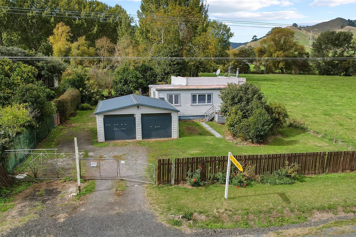 7412 State Highway 26, Komata, Paeroa - Carousel 1