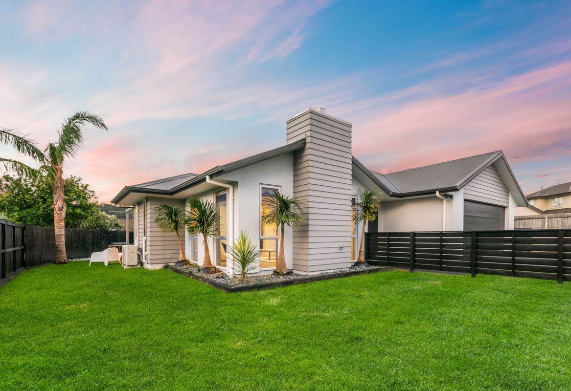 18 Huntington Park Drive, Greenhithe, Auckland - Carousel 2