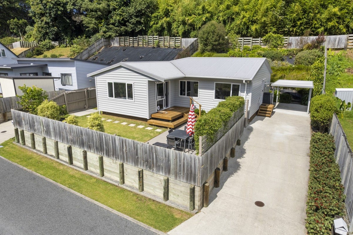 6 Hughan Craig Place, Gate Pa, Tauranga - Carousel 1