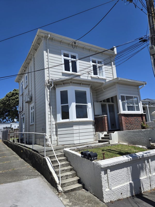 16 Glendavar Street, Berhampore, Wellington - Carousel 1