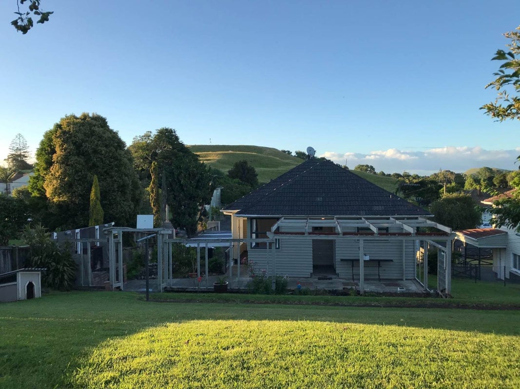 10 Cranbrook Place, Glendowie, Auckland - Carousel 2