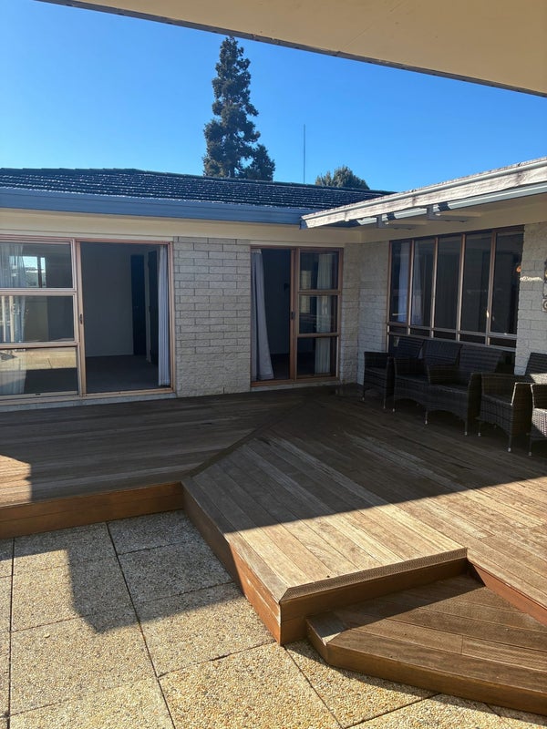 10 The Spinney, Pahurehure, Papakura - Carousel 21