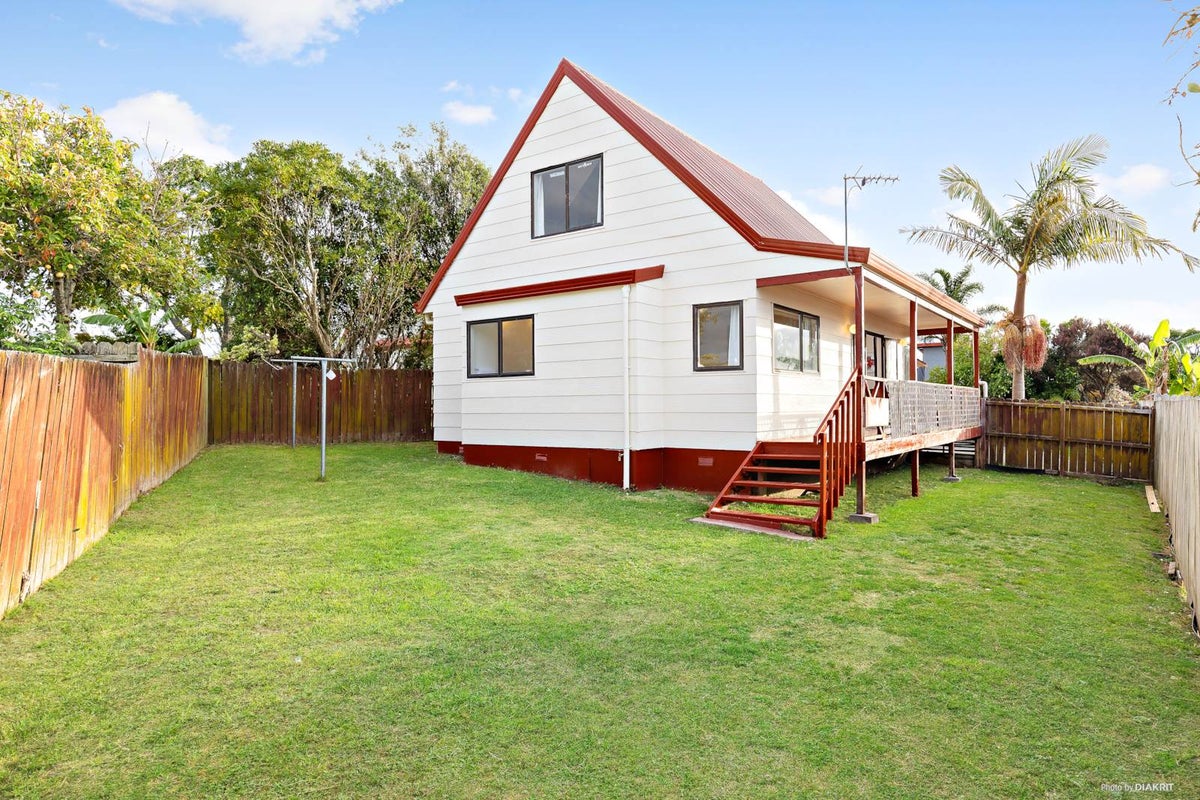 1/8 Greenstone Place, Clover Park, Auckland - Carousel 2