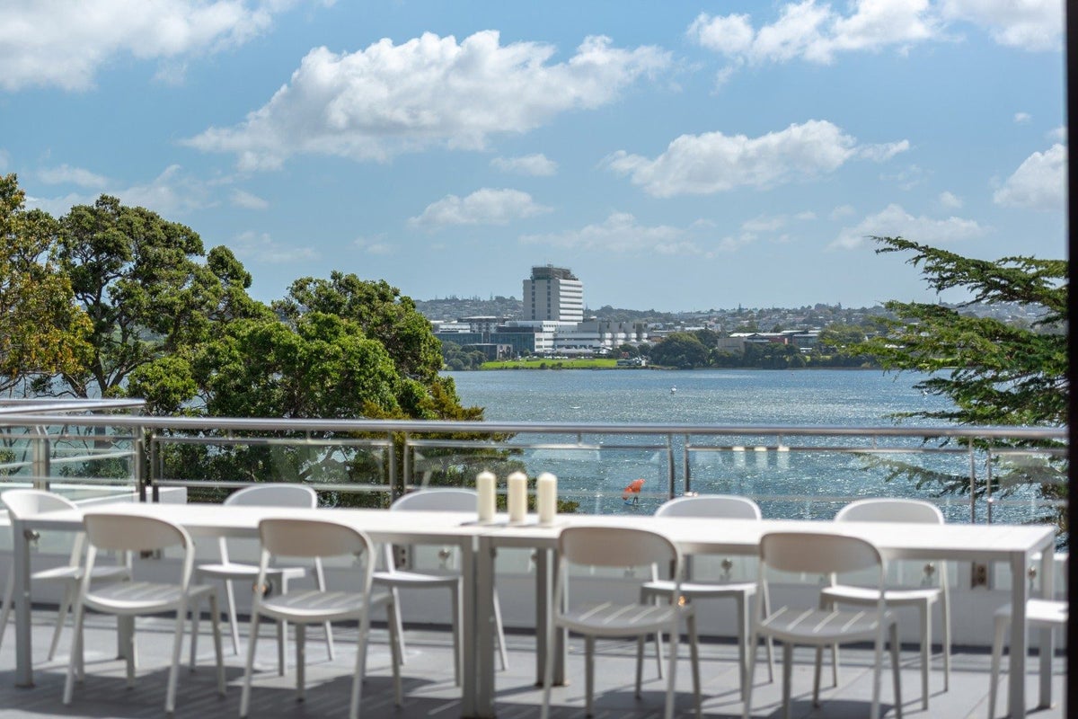 10/258 Hurstmere Road, Takapuna, Auckland - Carousel 2