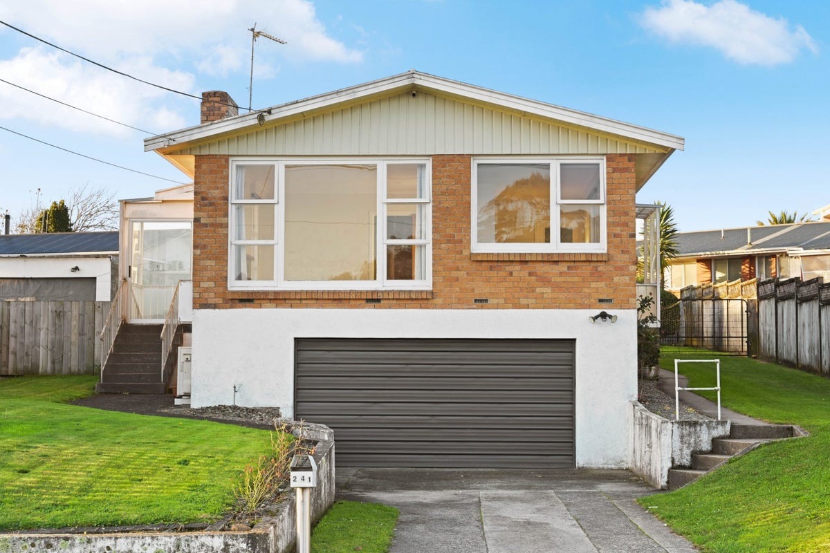 241 Ohaupo Road, Glenview, Hamilton - Carousel 1