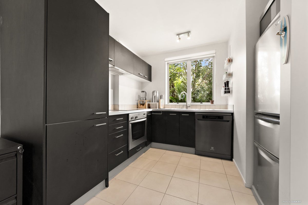 51 Albionvale Road, Glen Eden, Auckland - Carousel 2