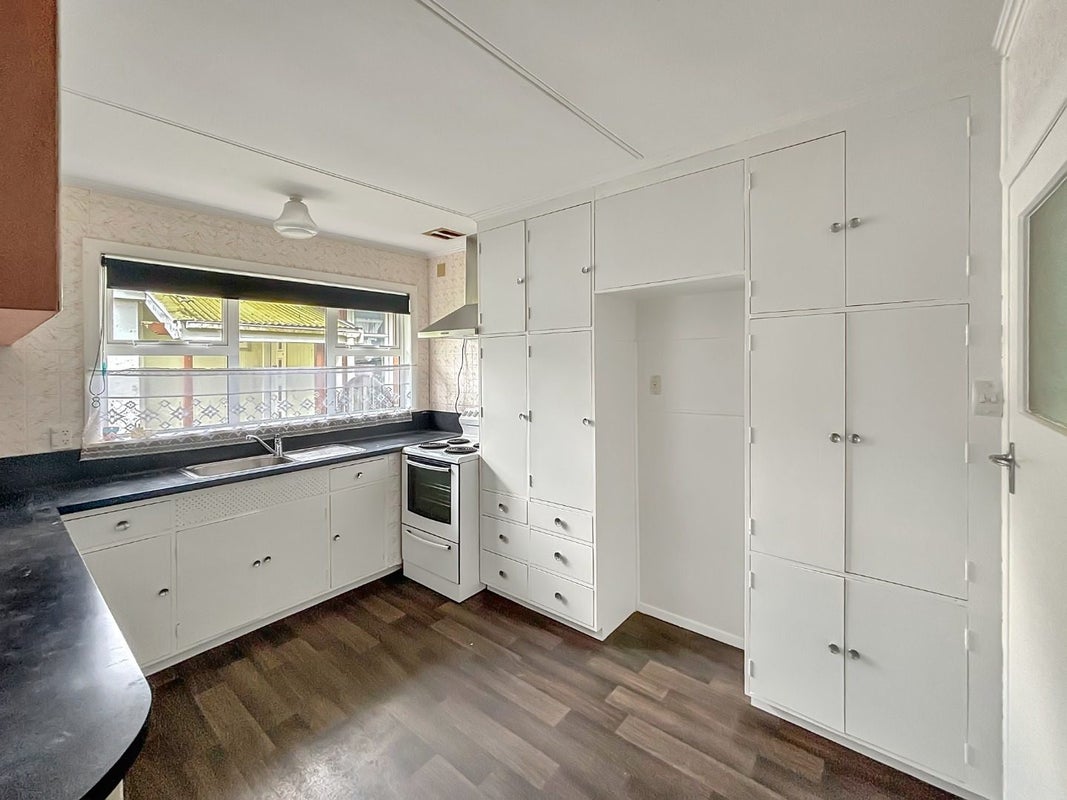 24 Park Road, West End, Palmerston North - Carousel 2