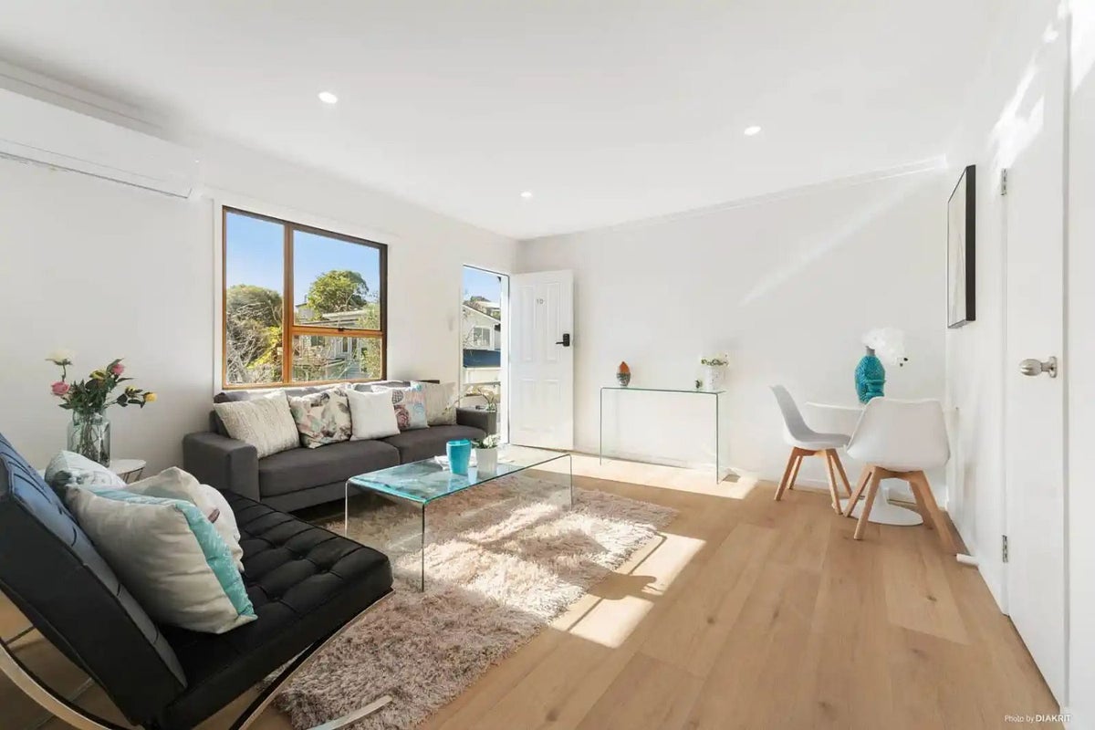10/41 Woodward Road, Mount Albert, Auckland - Carousel 1