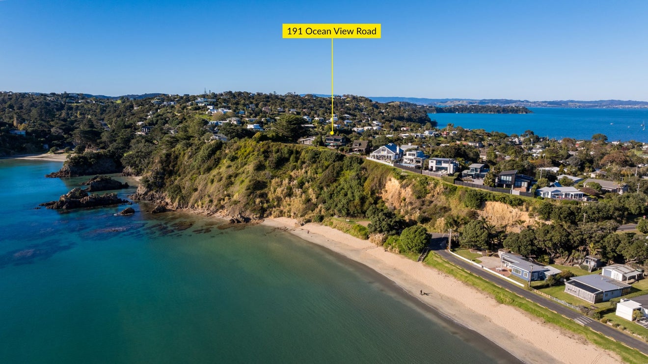 191 Ocean View Road, Oneroa, Waiheke Island - Carousel 1