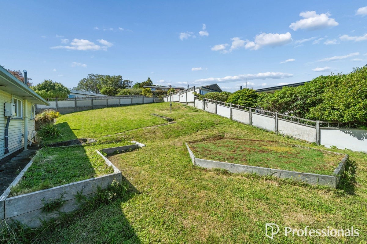1 Taku Matenga Grove, Korokoro, Lower Hutt - Carousel 2