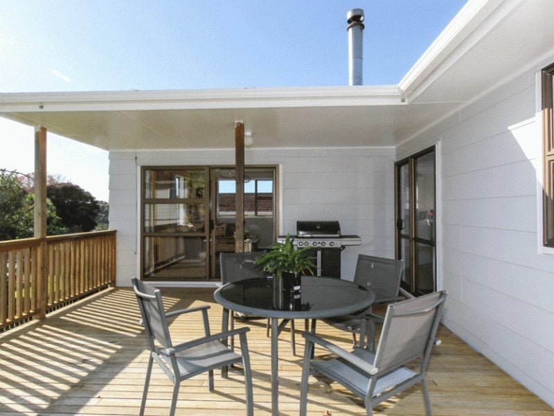 9 Elgin Grove, Merrilands, New Plymouth - Carousel 2