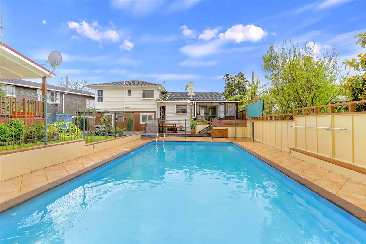 26 Spence Road, Henderson, Auckland - Carousel 1