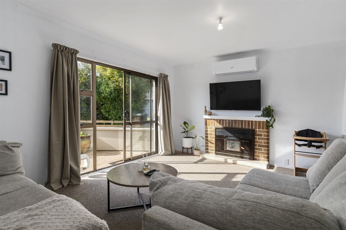 18 Stirling Grove, Greerton, Tauranga - Carousel 2