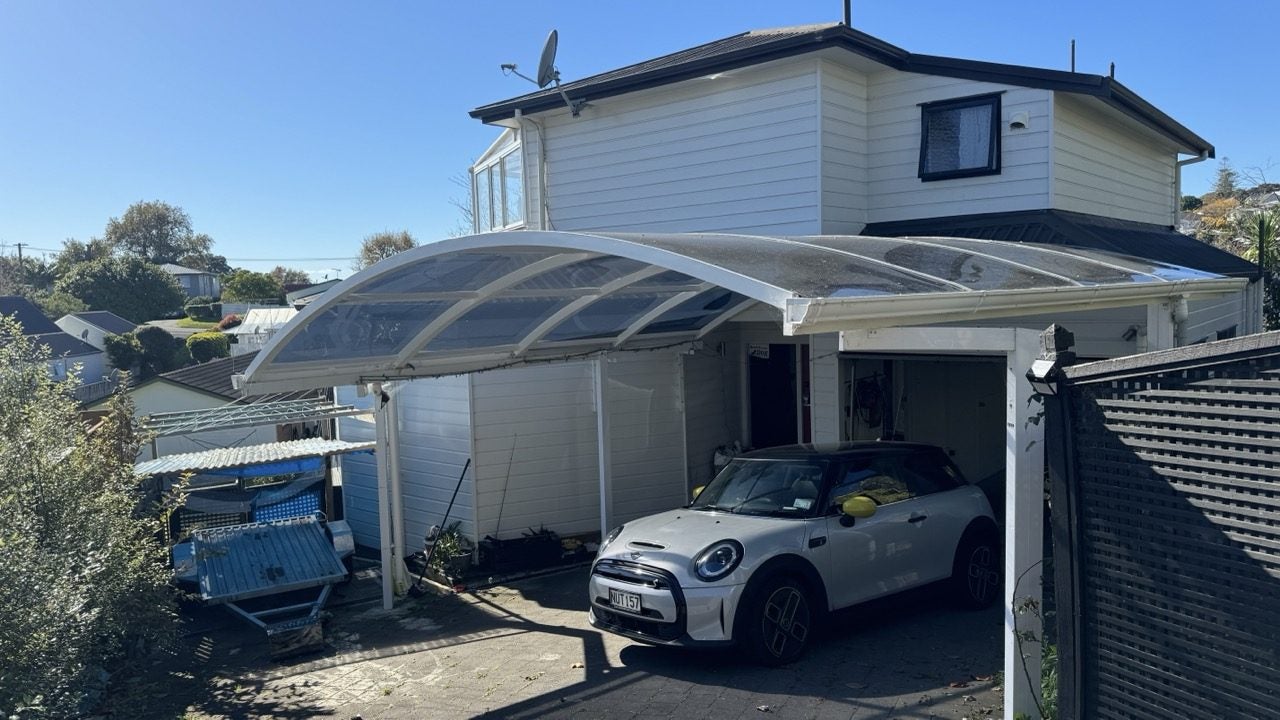 1/12 Masefield Street, Cockle Bay, Auckland - Carousel 1