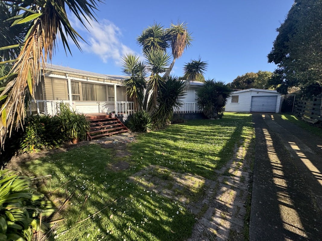 27 Greenhaven Avenue, Opaheke, Papakura - Carousel 1