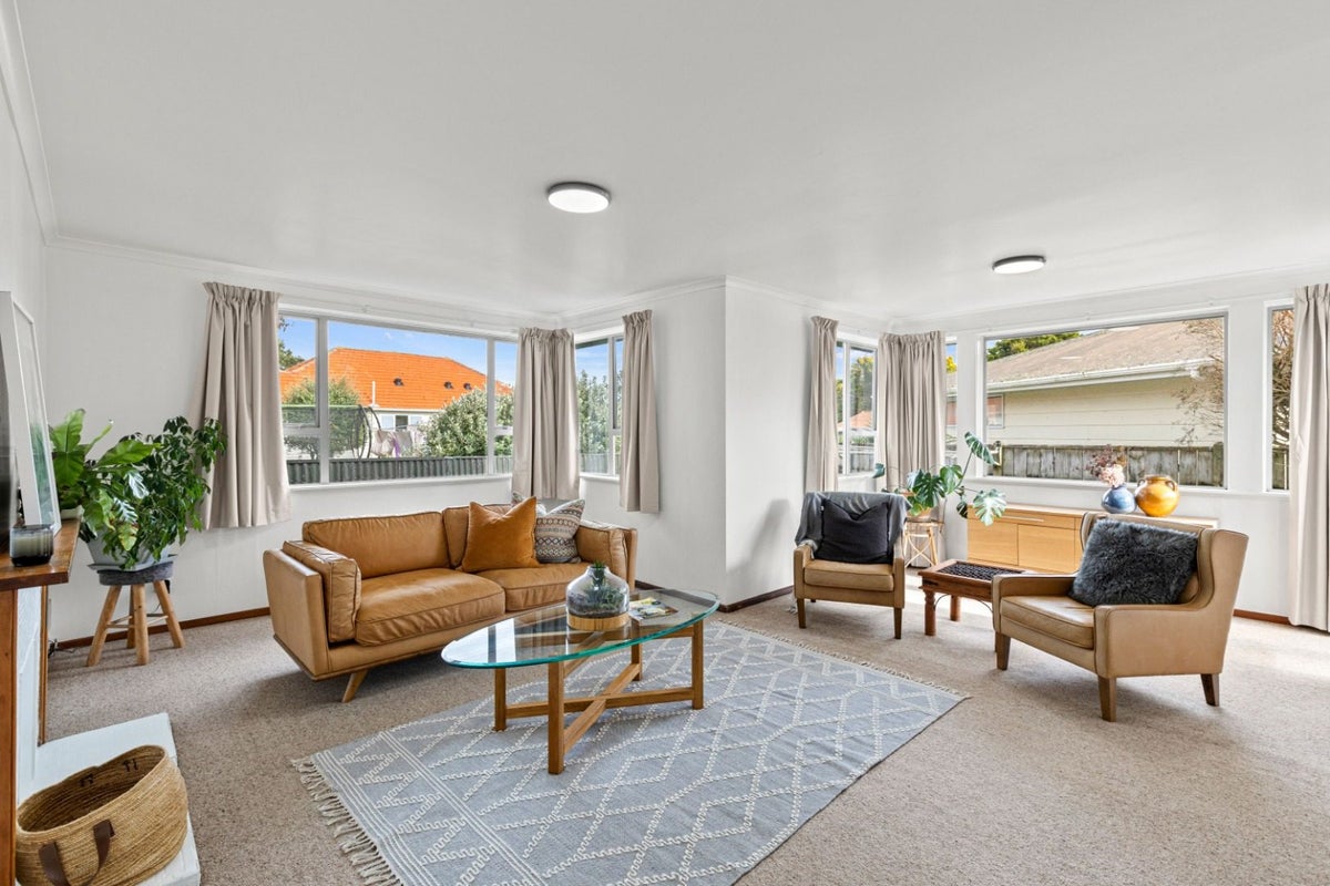 1/5 Timandra ST, Welbourn, New Plymouth - Carousel 2