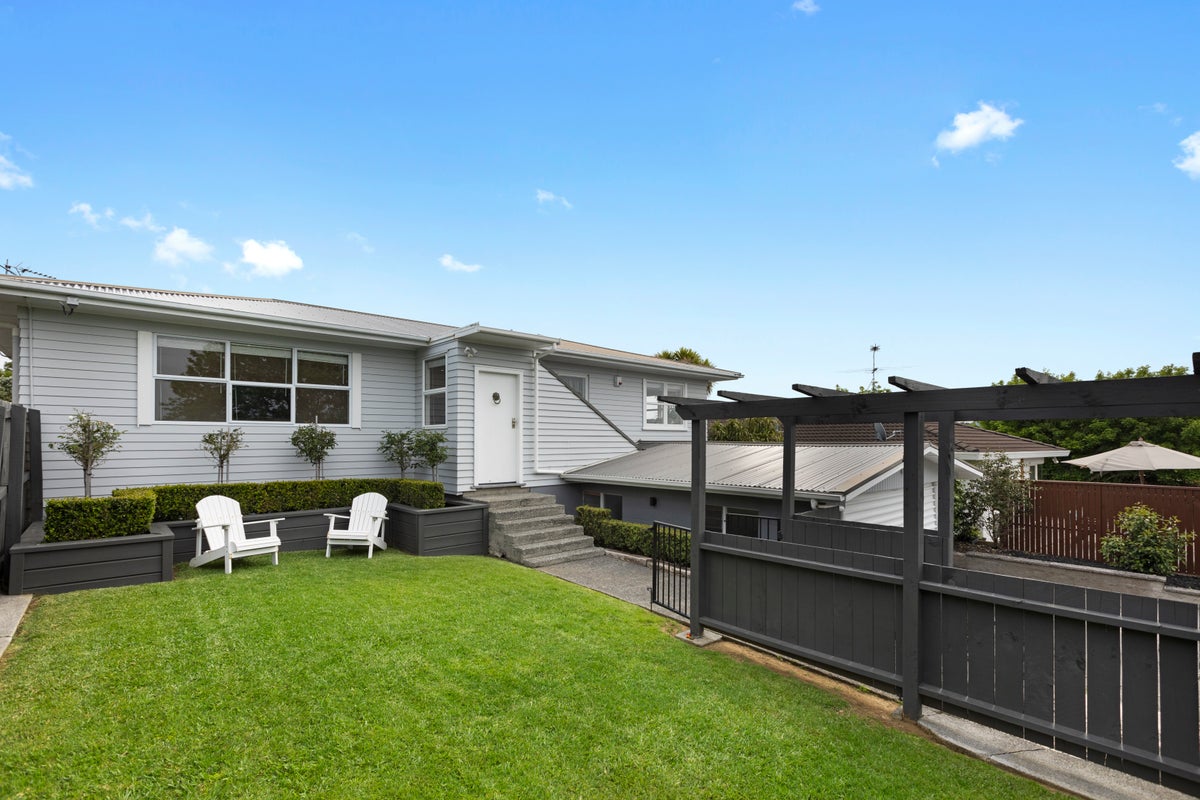 1/56 Rodney Street, Howick, Auckland - Carousel 1