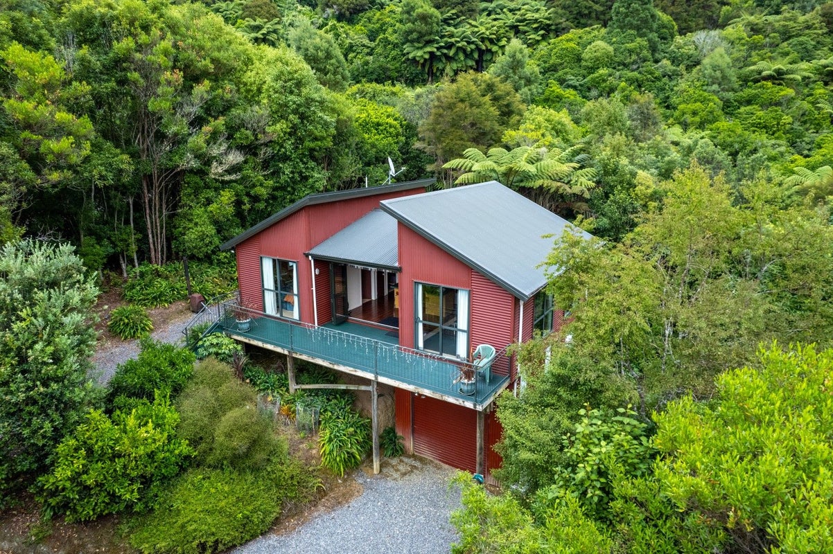 32 Tirimoana Terrace, Anakiwa, Linkwater - Carousel 1