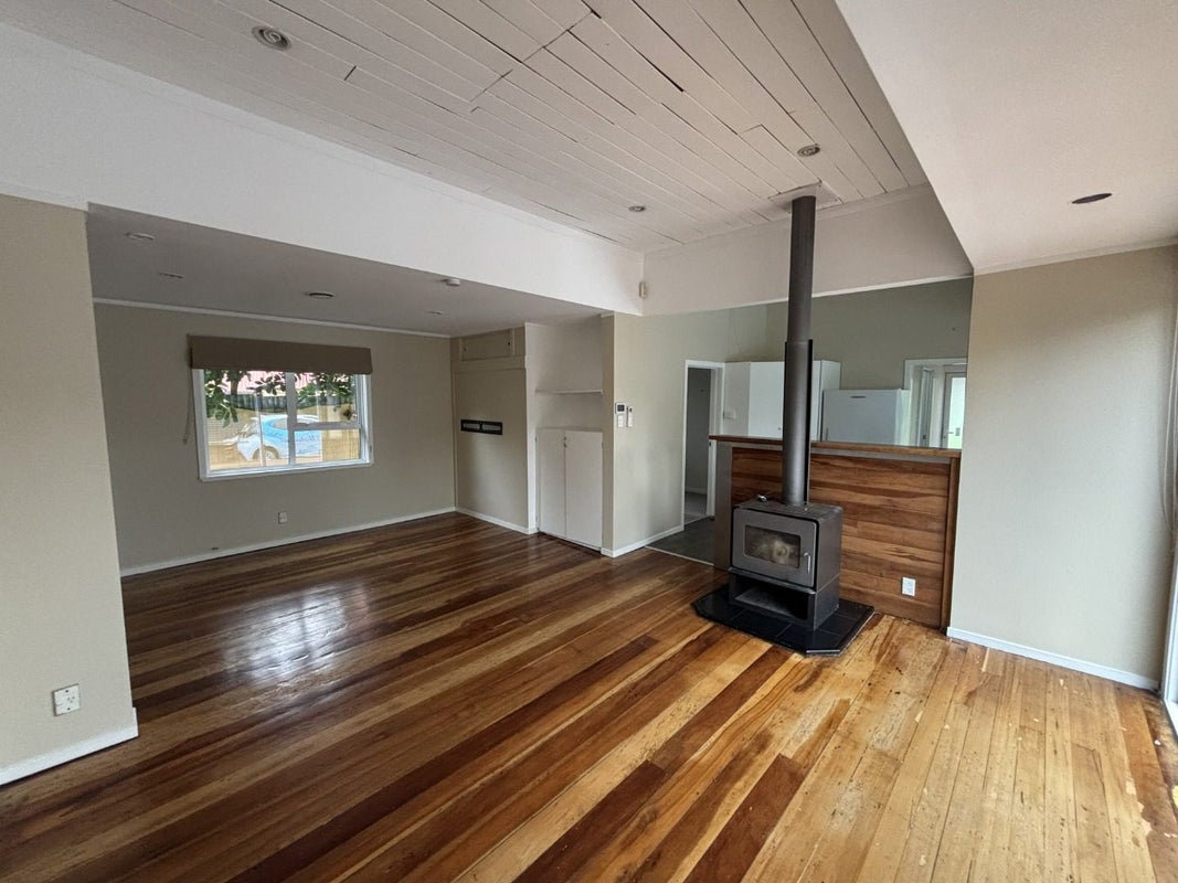 2 Te Pari Pari Road, Pukerua Bay, Porirua - Carousel 2