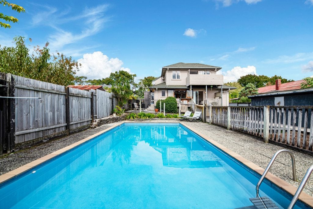 16 Eastdale Road, Avondale, Auckland - Carousel 1