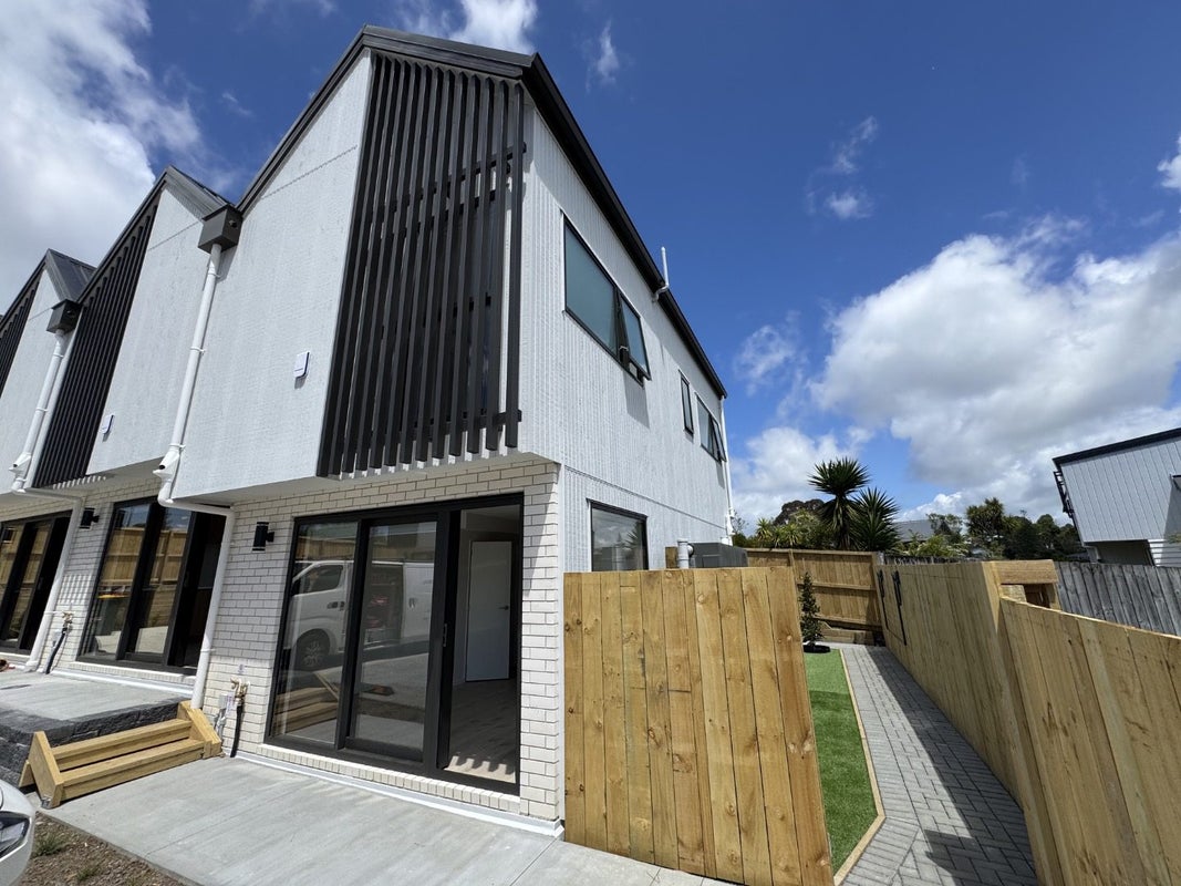 4/36 Fairdale Place, Birkdale, Auckland - Carousel 1