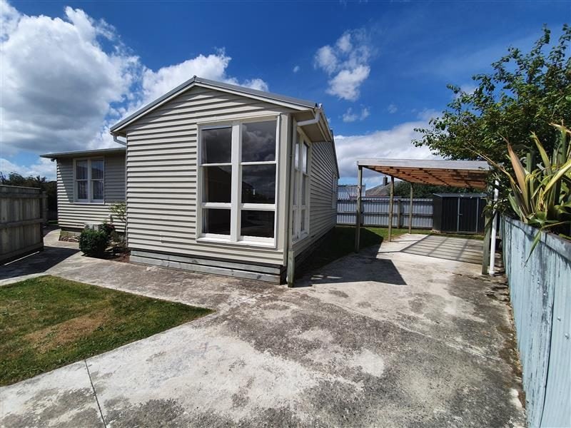 11A Forth Terrace, Roslyn, Palmerston North - Carousel 1
