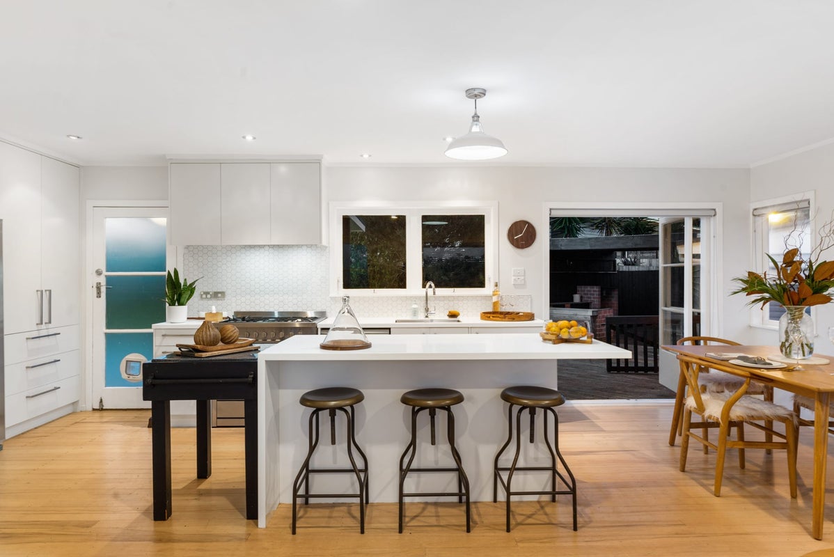 2 Mackwood Place, Birkdale, Auckland - Carousel 2