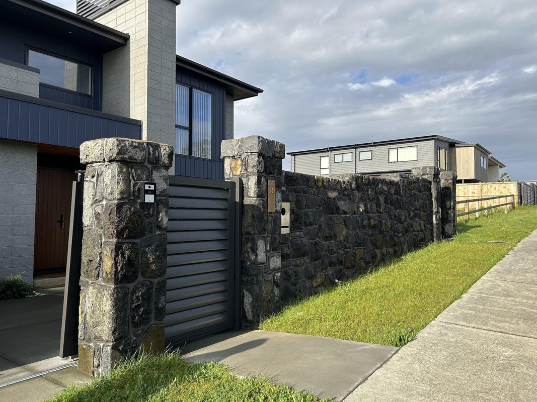 19 Kerekin Drive, Oteha, Auckland - Carousel 21