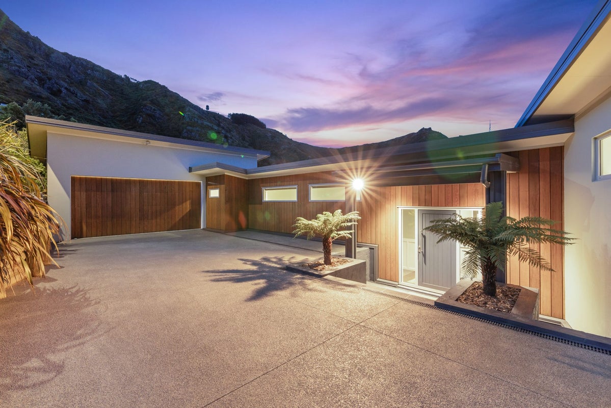 28 The Terrace, Governors Bay, Lyttelton - Carousel 2