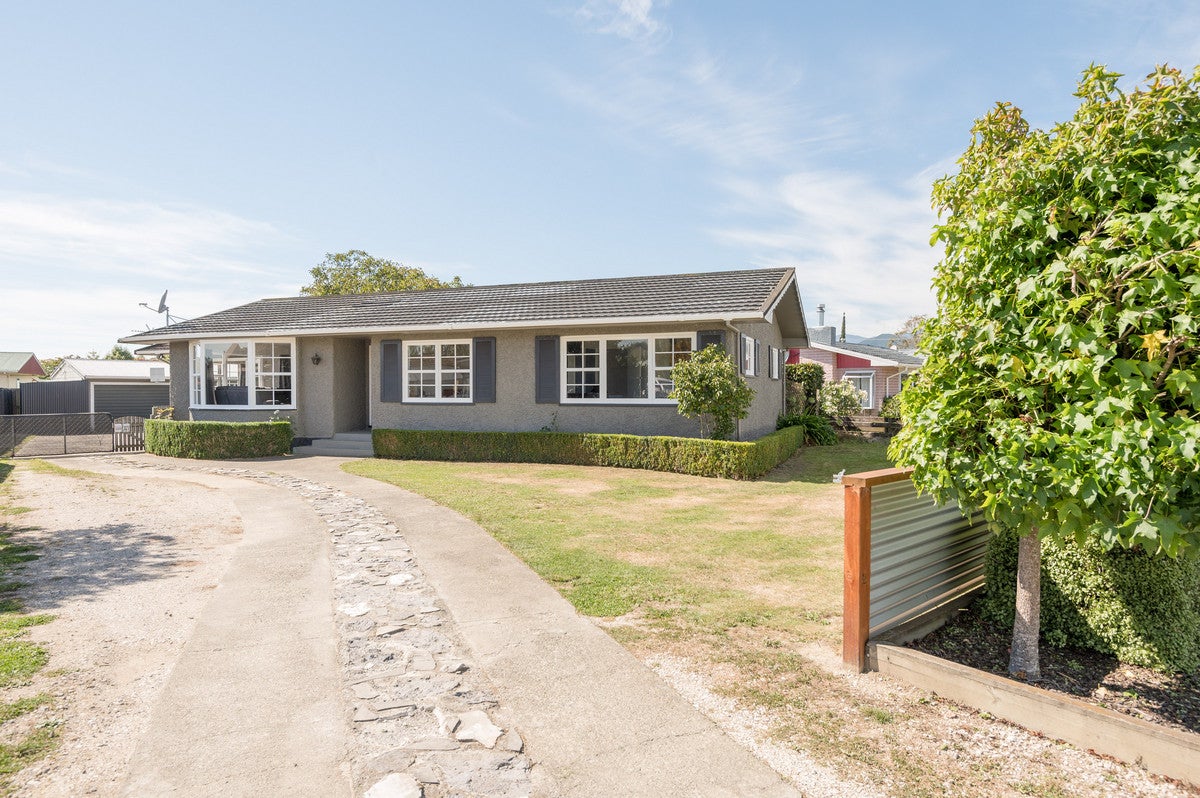 10 Newman Avenue, Brightwater - Carousel 28
