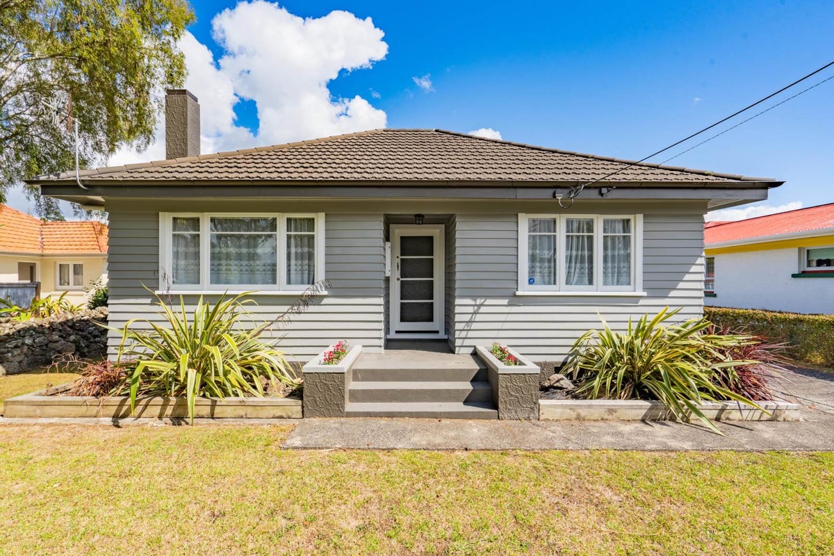 84 Western Hills Drive, Kensington, Whangarei - Carousel 1