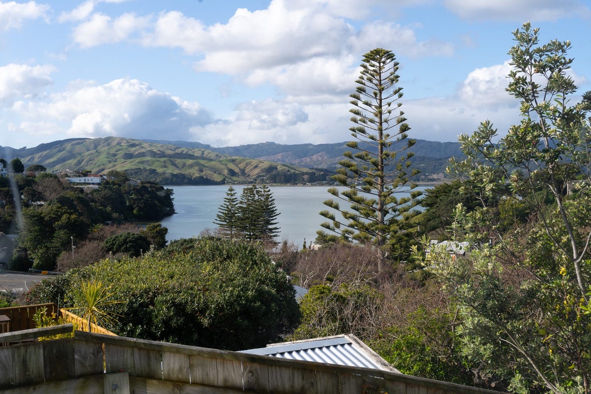 19 Bayview Road, Paremata, Porirua - Carousel 2