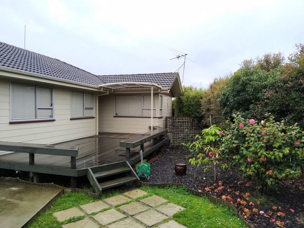 19 Tomintoul Place, Highland Park, Auckland - Carousel 2