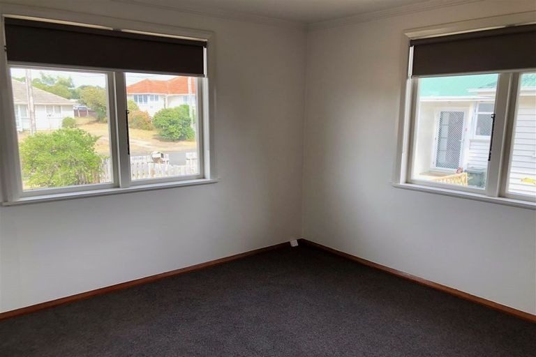 12 Churchill Crescent, Tawhero, Whanganui - Carousel 7
