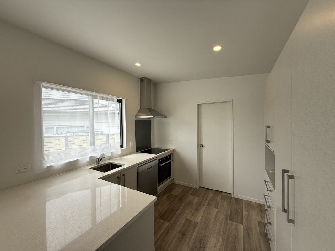 106A GLANMIRE RD, NEWLANDS, WELLINGTON - Carousel 2