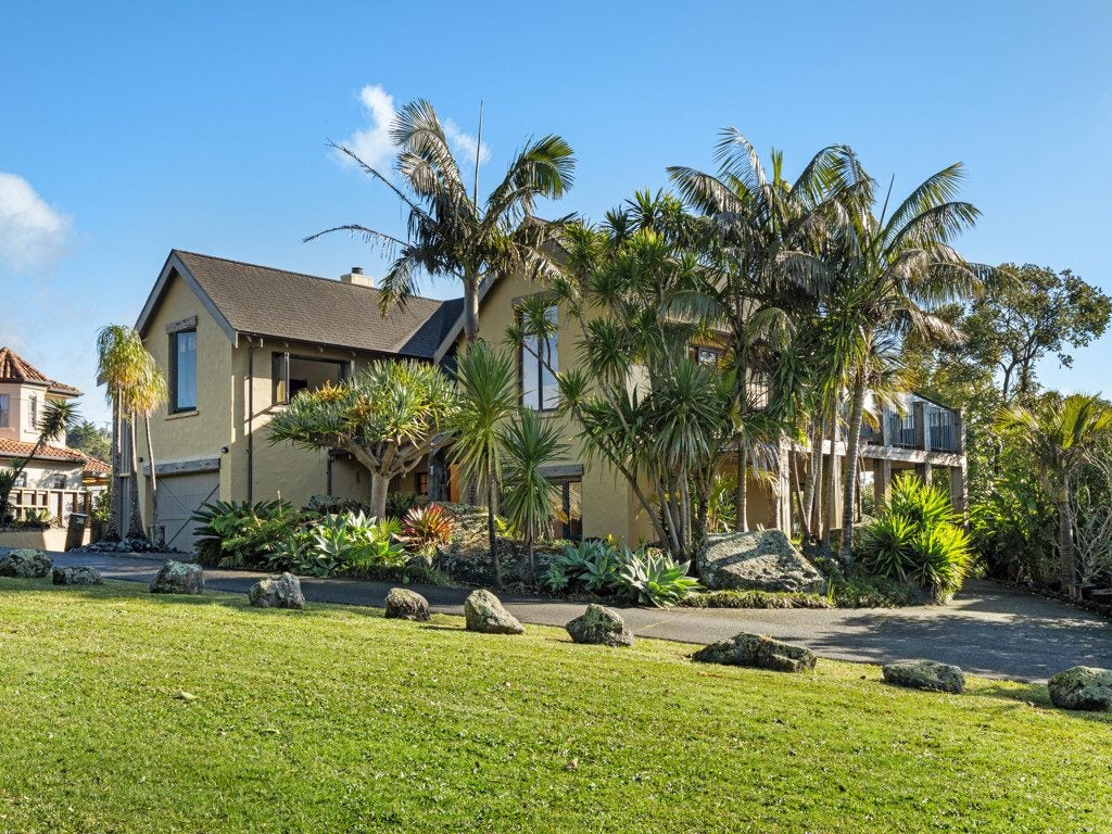 38 Bellbird Rise, Murrays Bay, Auckland - Carousel 1