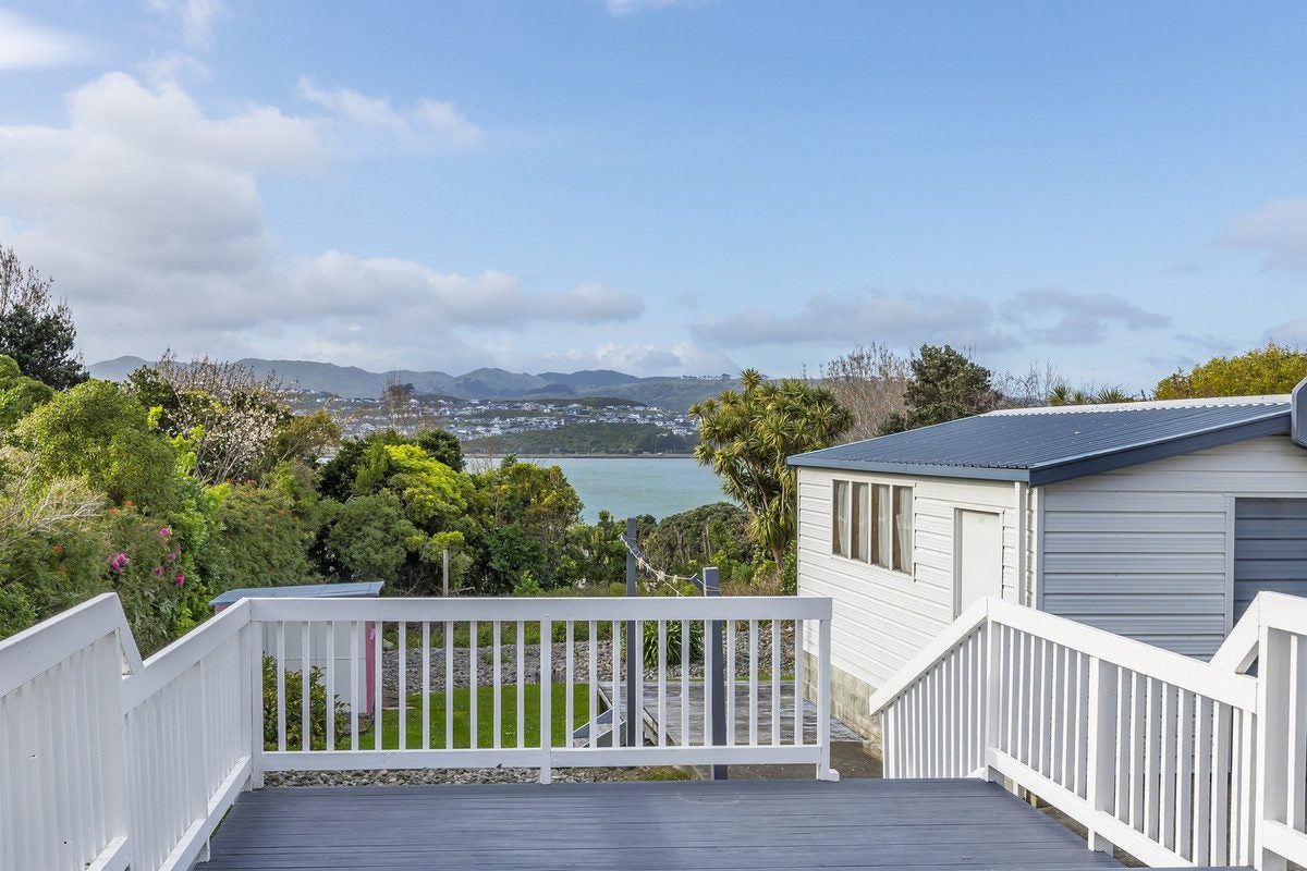 43 Waiuta Street, Titahi Bay, Porirua - Carousel 1