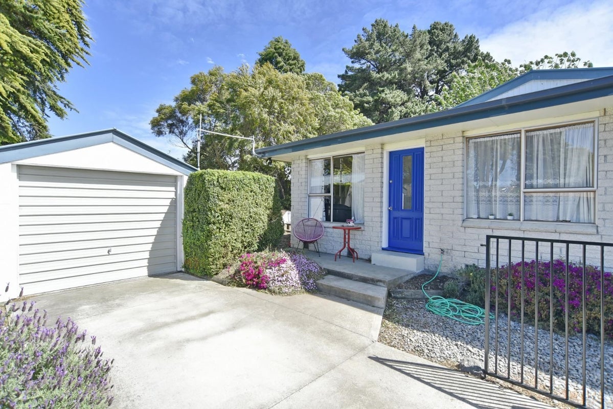 2/122A Hay Street, Bromley, Christchurch - Carousel 1
