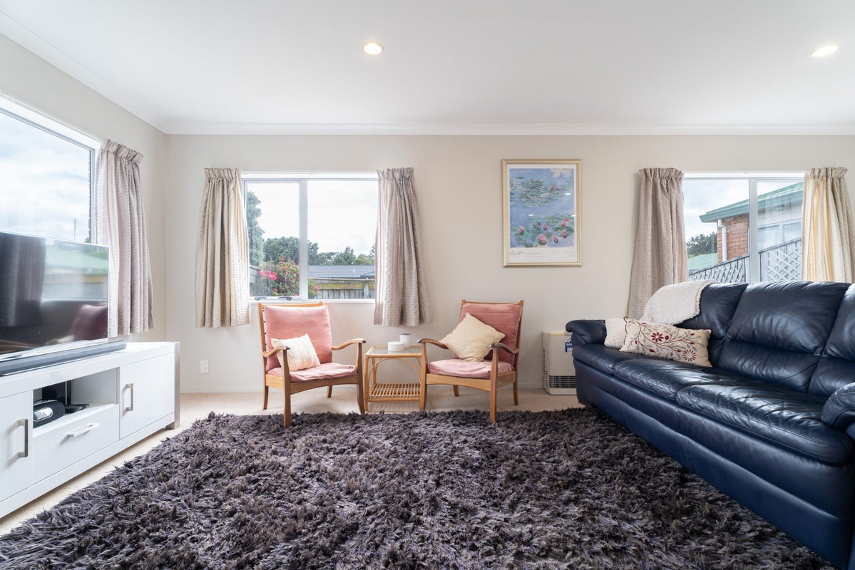 5 Pohutukawa Grove, Titahi Bay, Porirua - Carousel 2