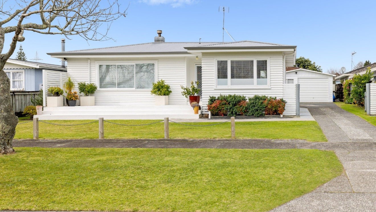 18A Devon Street, Greerton, Tauranga - Carousel 16