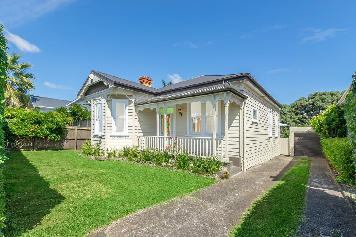 24 Sandringham Road, Mount Eden, Auckland - Carousel 1