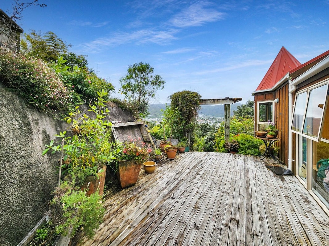 31 Gurney Road, Kelson, Lower Hutt - Carousel 2
