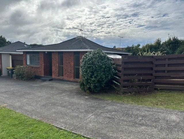 1/51 Shakespeare Road, Milford, Auckland - Carousel 1