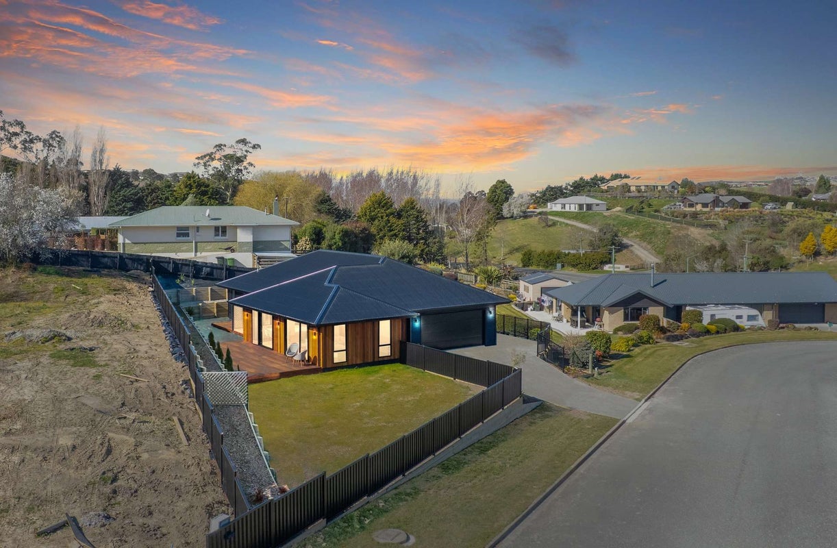 1A Blue Stone Drive, Waiareka Junction, Oamaru - Carousel 1